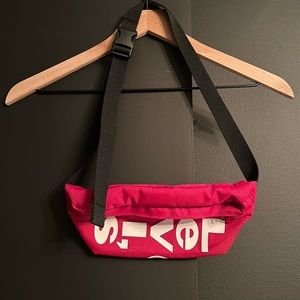 New Condition Levi’s Logo Red Unisex Sling Fanny Pack Crossbody Bag
